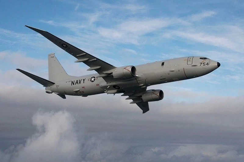 Aviones en exhibición en FIDAE 2026, con diversos modelos y colores representando a aerolíneas argentinas